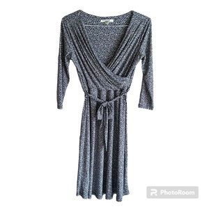 Diane von Furstenberg flattering dress, knee length, 3/4 sleeves, faux wrap, s 6